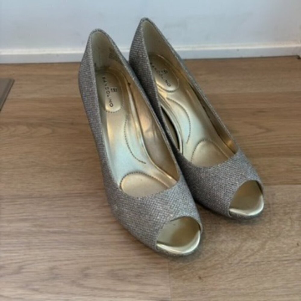 ** Bandolino Silver Peep Toe Heel Jeweled Size 6.5